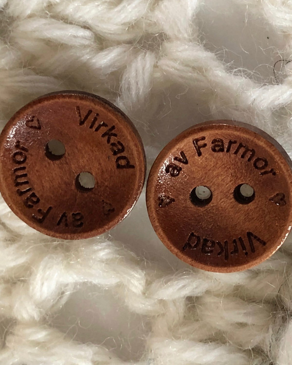 Träknapp Virkad av Farmor 15 mm