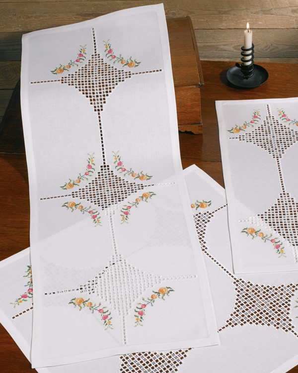 Hardanger duk Blomster