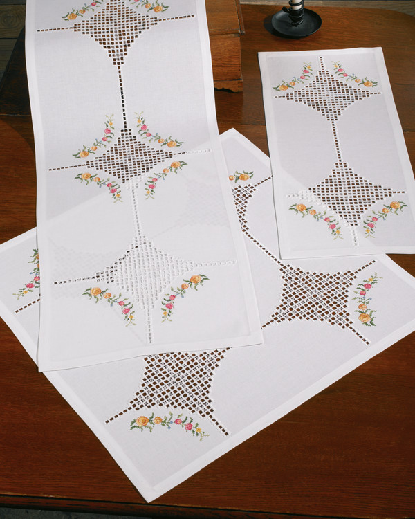 Hardanger duk Blomster