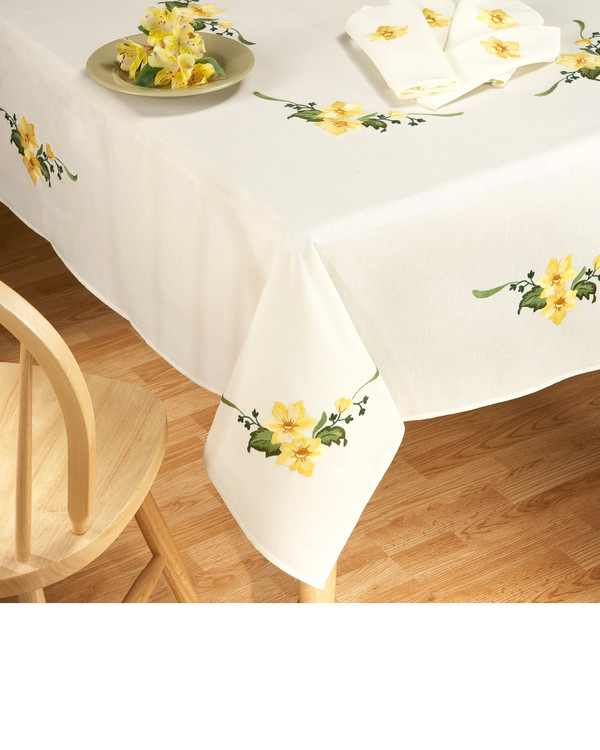 Broderikit Middagsduk Blommor