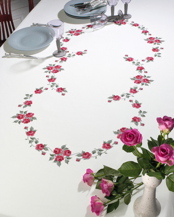 Broderikit Middagsduk Rosmotiv