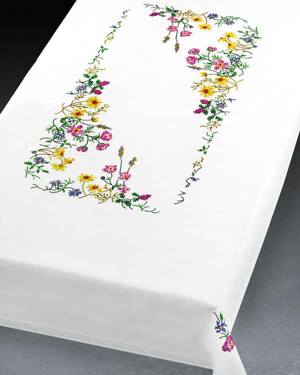 Broderikit Middagsduk Ängsblomster med eller utan garn