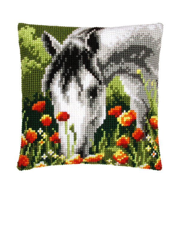 Tyynynpäällinen Valkoinen hevonen