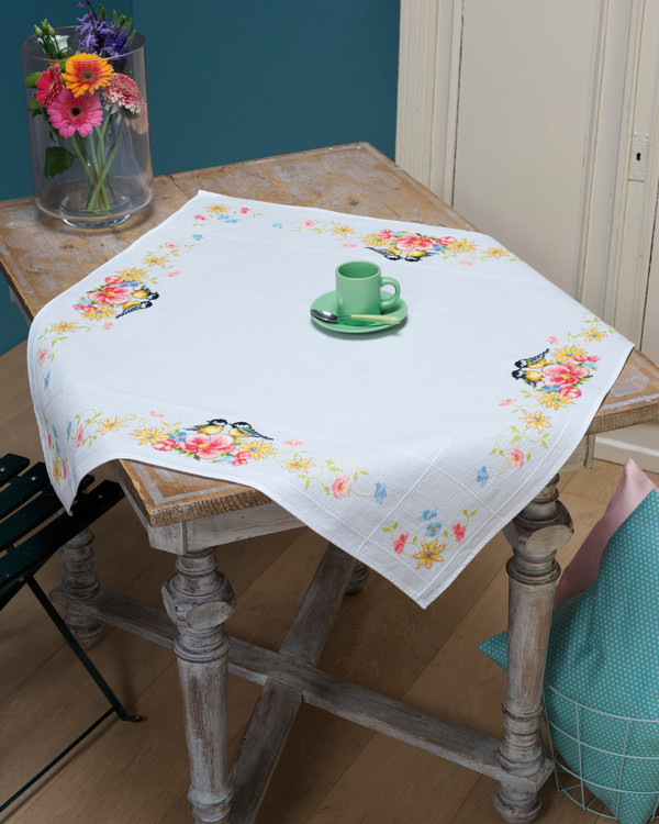 Duk Vårblomster med garn