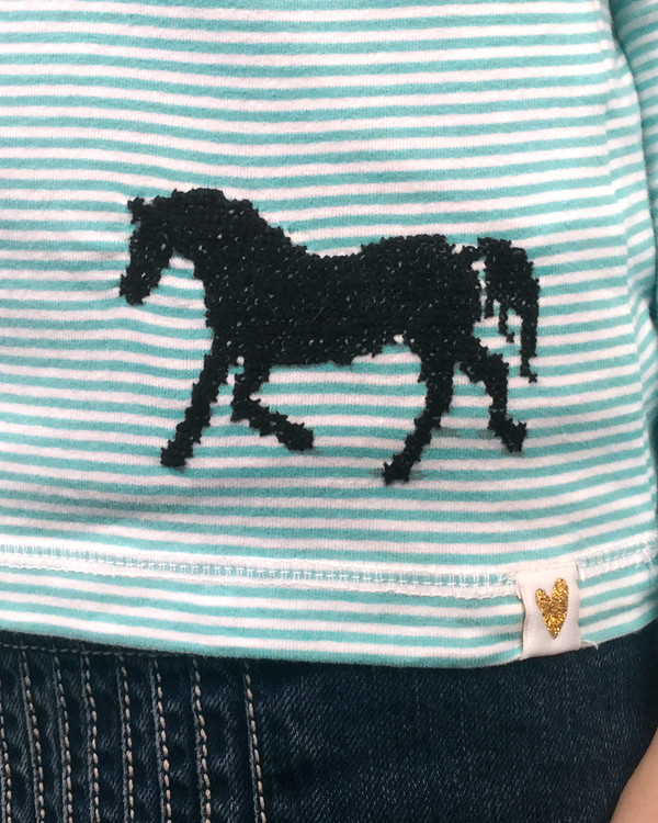 Broderi Travende hest